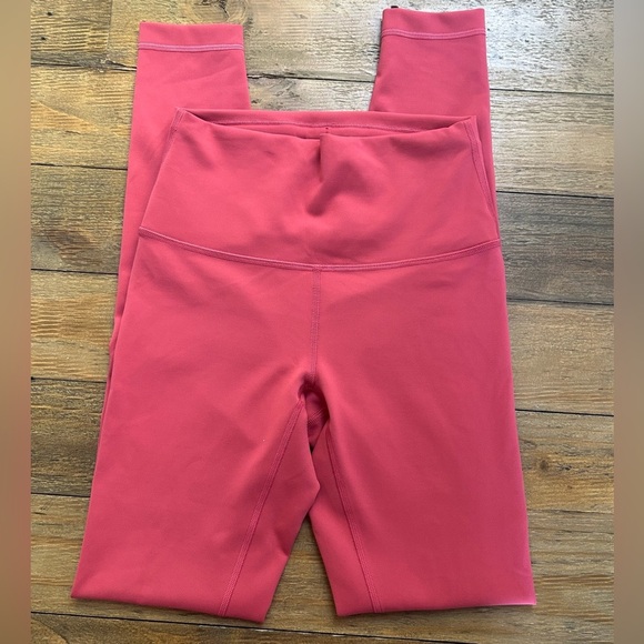 LULULEMON Wunder Train High-Rise Tight 28"
Vintage Rose no tags Like New Conditn - Picture 6 of 14
